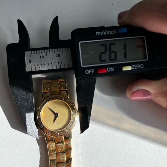 GUCCI 3300L gold plated CHAMPAGNE DIAL ladies watch - Picture 3 of 16